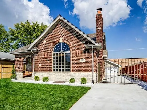 Beautiful In Bridgeview! Ferienhaus *