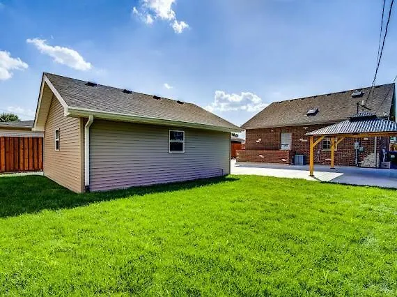 Beautiful In Bridgeview! * Bridgeview